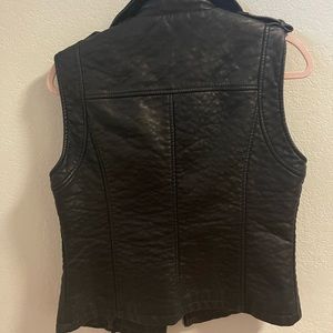 Women leather vest! brand new never used!